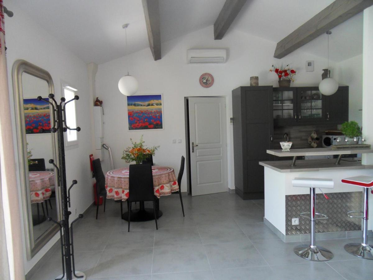 Les Hauts D'Eyragues Gite Reverie Meuble Classe 4 Etoiles מראה חיצוני תמונה