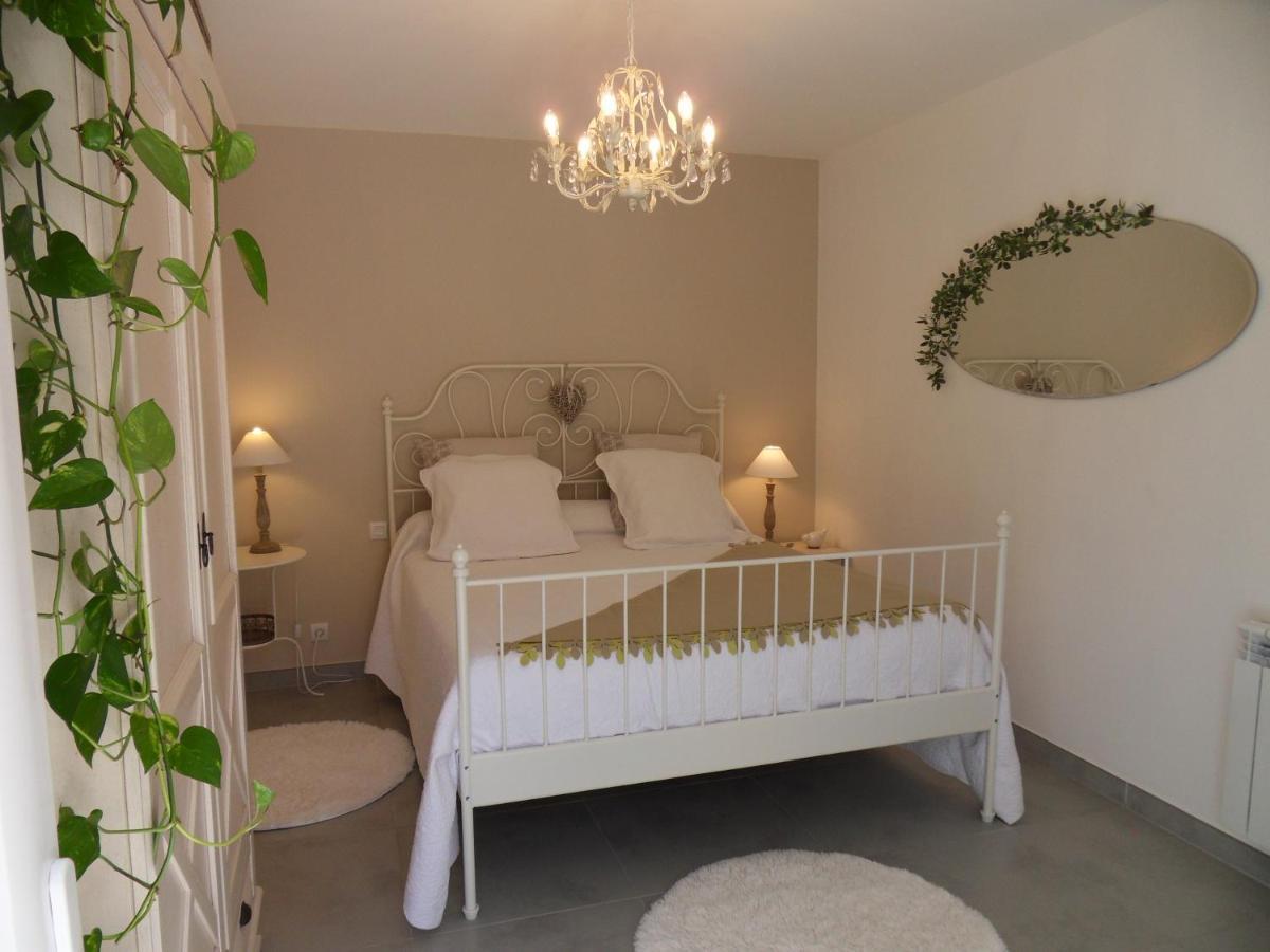 Les Hauts D'Eyragues Gite Reverie Meuble Classe 4 Etoiles מראה חיצוני תמונה