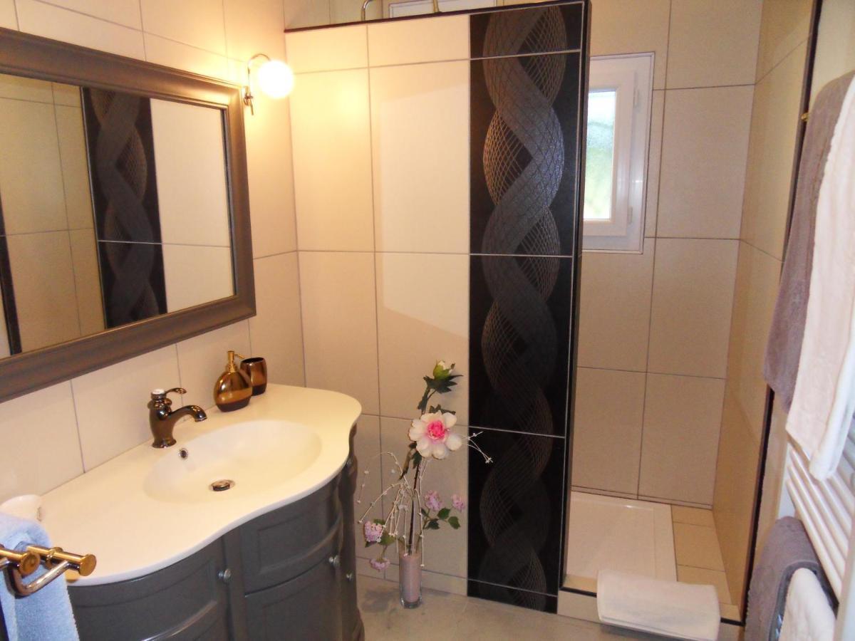 Les Hauts D'Eyragues Gite Reverie Meuble Classe 4 Etoiles מראה חיצוני תמונה